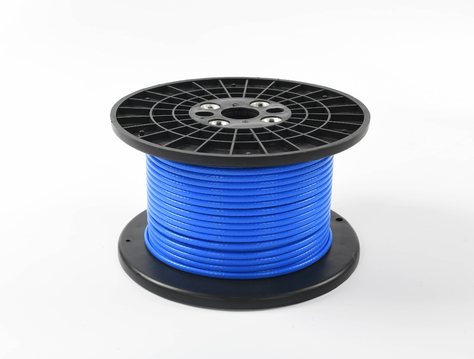 Self regulating heating cable kit for pipe freeze protection